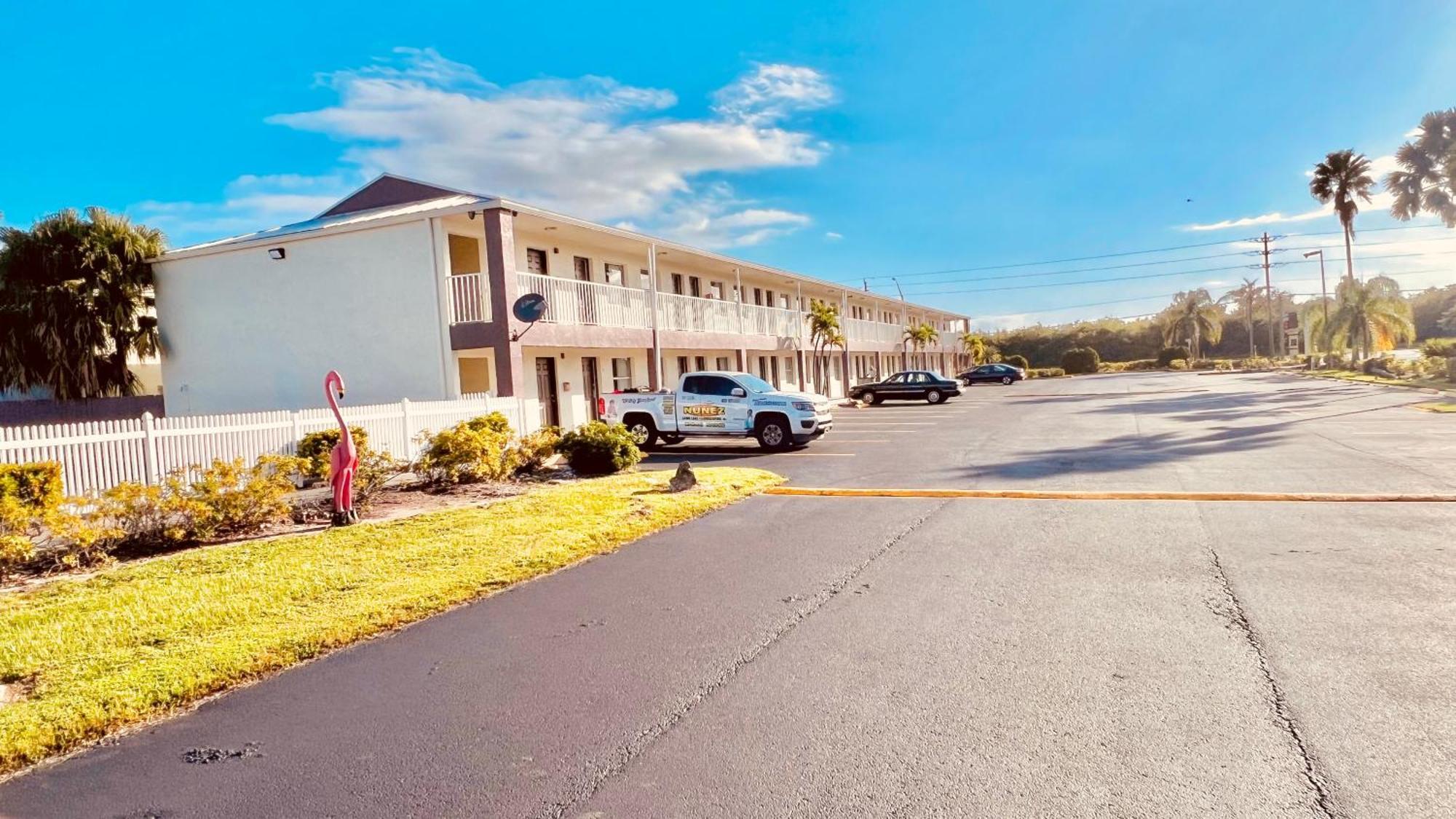 Flamingo Motel โอคีโชบี ภายนอก รูปภาพ