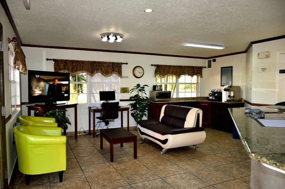 Flamingo Motel โอคีโชบี ภายนอก รูปภาพ