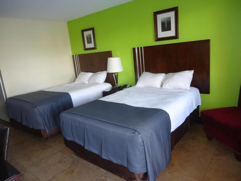 Flamingo Motel โอคีโชบี ภายนอก รูปภาพ