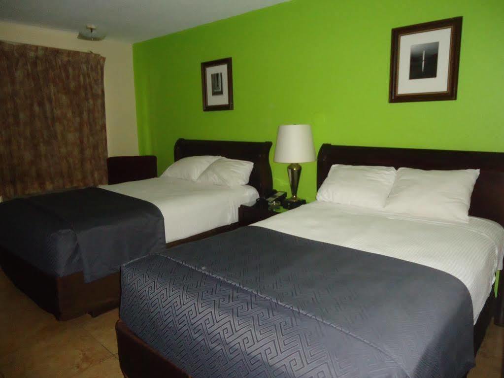 Flamingo Motel โอคีโชบี ภายนอก รูปภาพ